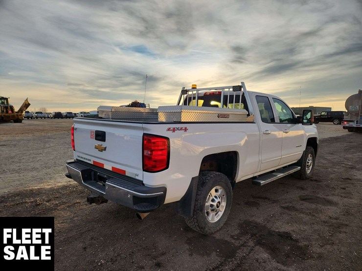 2015-chevrolet-silverado-2500hd-image-3