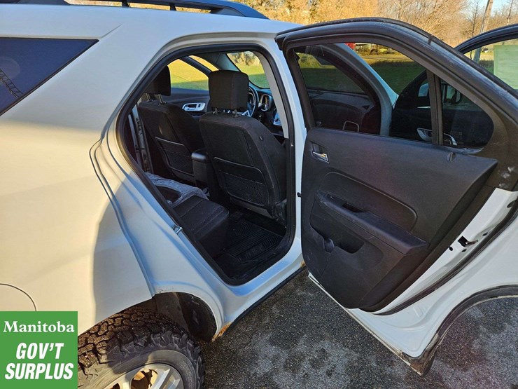 2016-chevrolet-equinox-lt-image-36