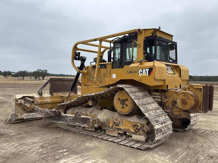 caterpillar-d6t-lgp-image-10