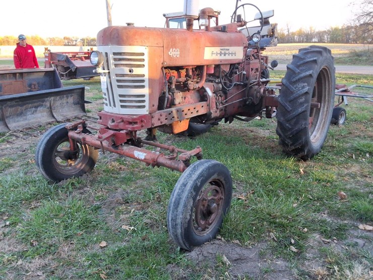 farmall-400-gas-wide-front-13.6-38,-runs,-single-remote,-gas,-with-torque-s/n--36892-image-4
