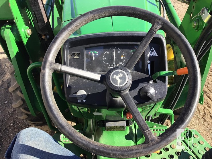 2014-john-deere-5045e-image-17