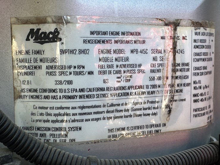 #33704-•-2011-mack-cxu-t/a-sleeper-truck-tractor-1m1aw09y8bm013165-image-92