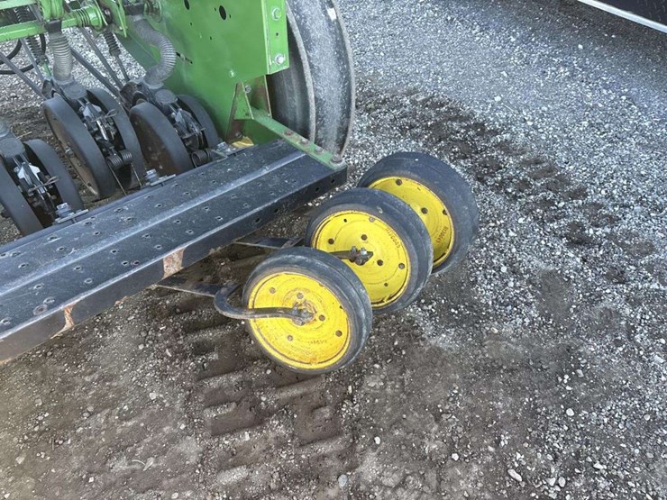 john-deere-8300-image-10