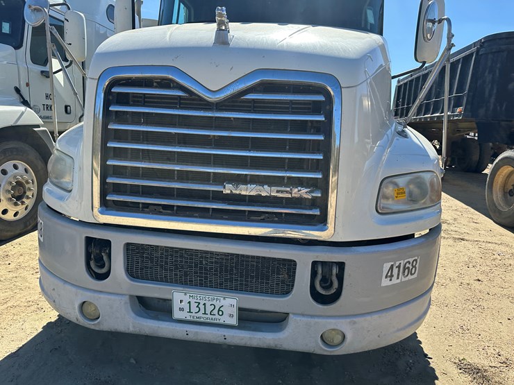 #33712-•-2011-mack-cxu-t/a-sleeper-truck-tractor-1m1aw09y5bm013138-image-37