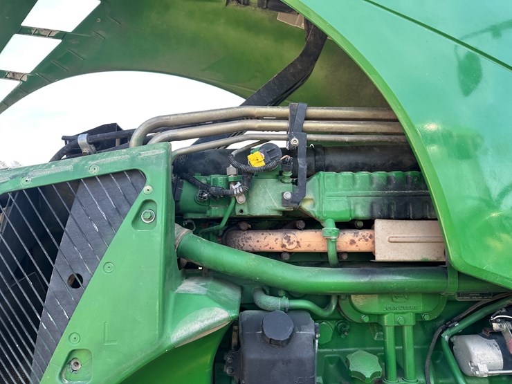 2010-john-deere-8295r-image-44