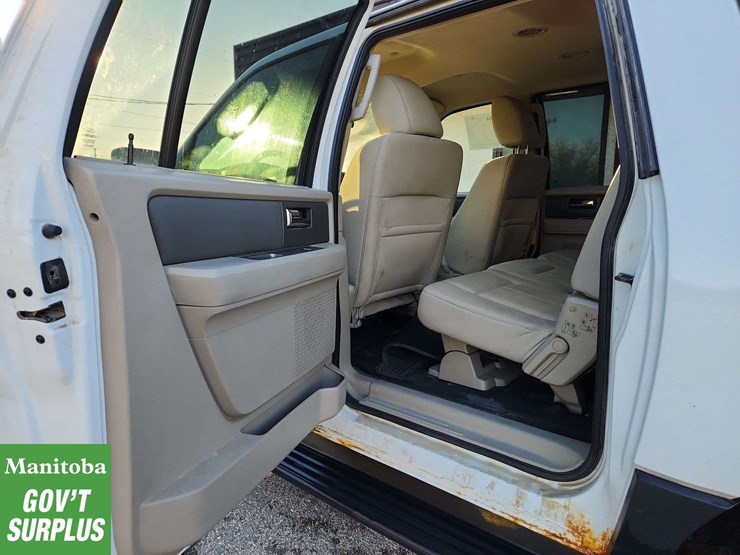 2014-ford-expedition-image-12