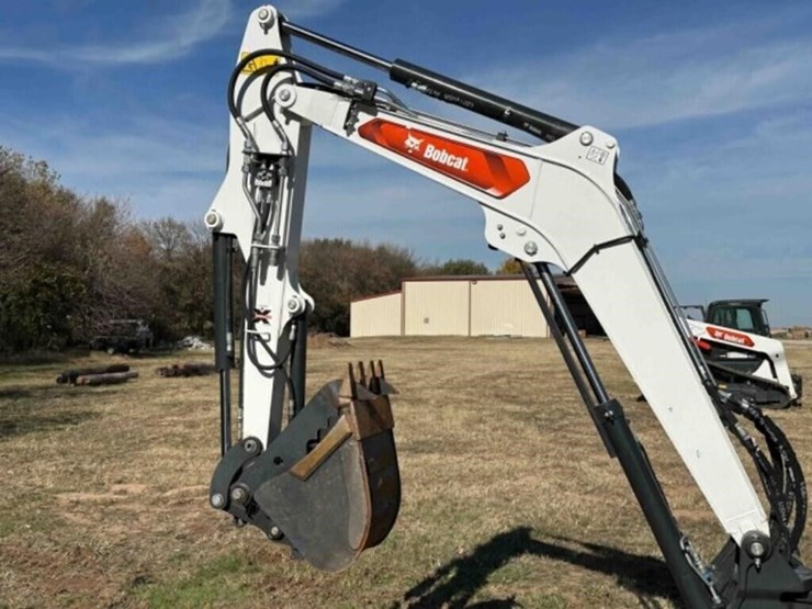 5802024-bobcat-e38-mini-excavator-image-11