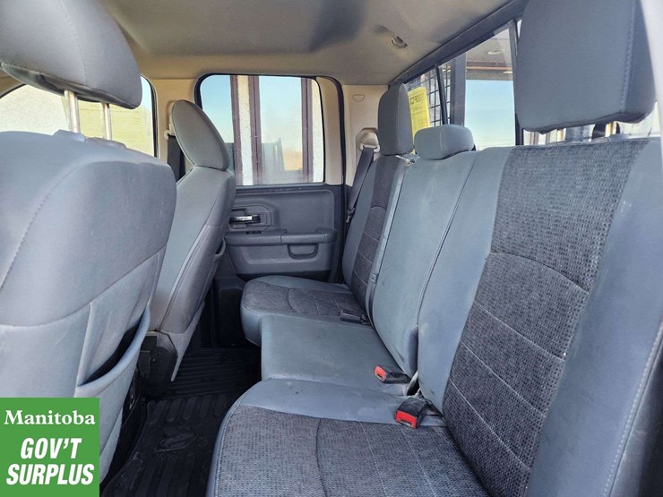 2015-dodge-1500-image-31