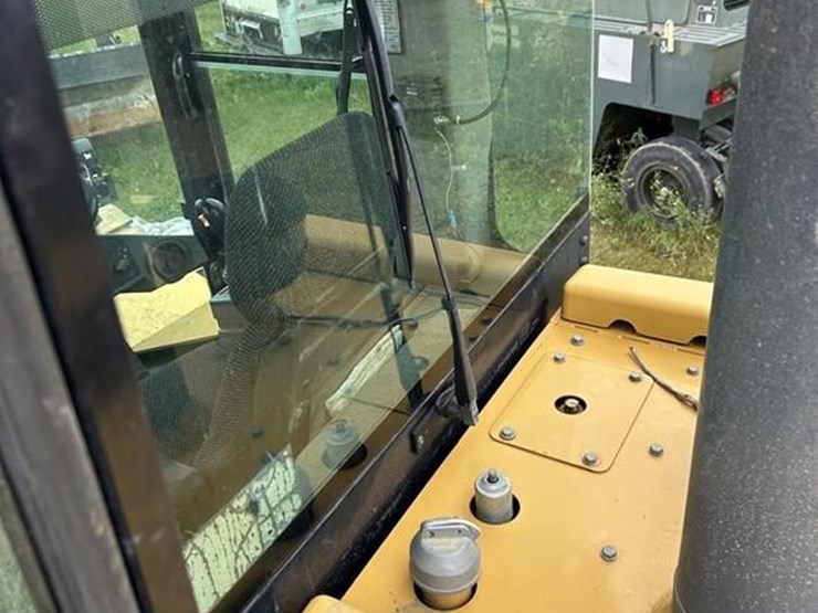 2004-caterpillar-938g-image-51