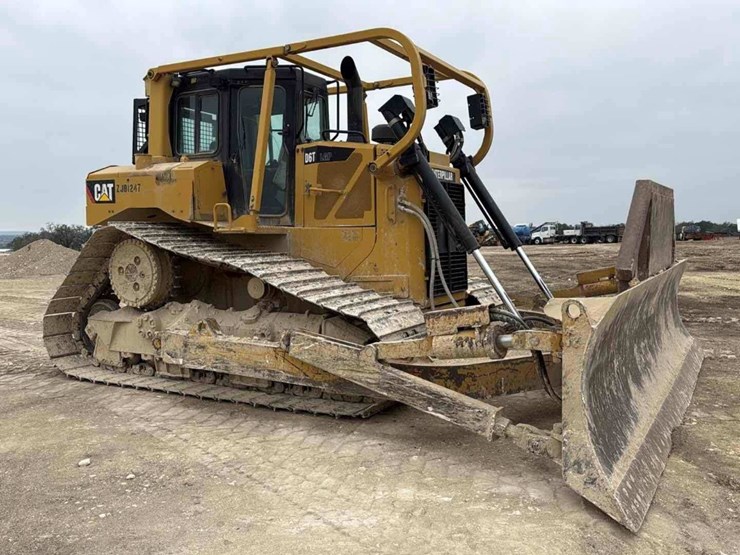 caterpillar-d6t-lgp-image-7