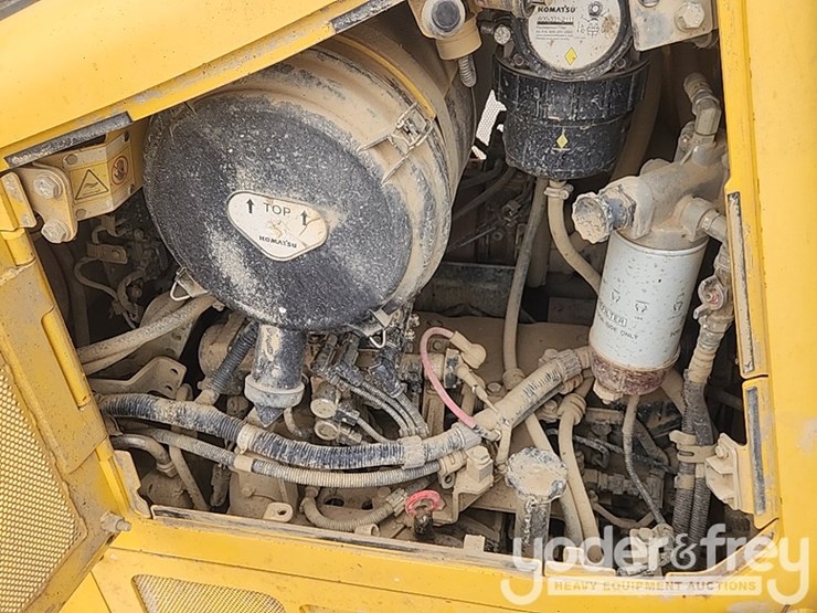 2017-komatsu-d61pxi-24-image-20