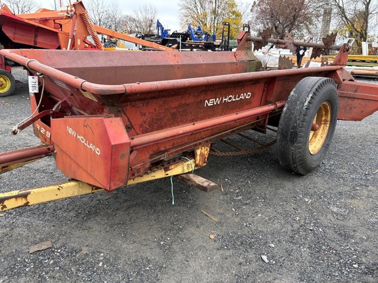 new-holland-329-image-5