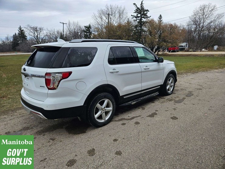2017-ford-explorer-xlt-image-7
