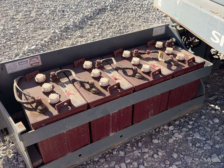 2015-skyjack-sj3215-electric-scissor-lift-105.9-hours,-everything-works-as-it-should,-21ft-working-height-image-7