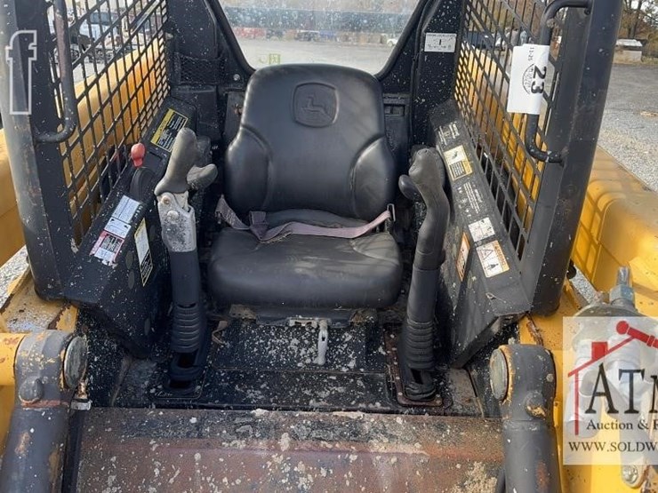 2008-deere-320-image-12