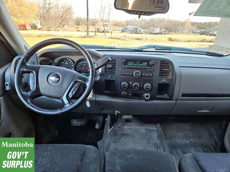 2012-chevrolet-silverado-2500hd-image-29