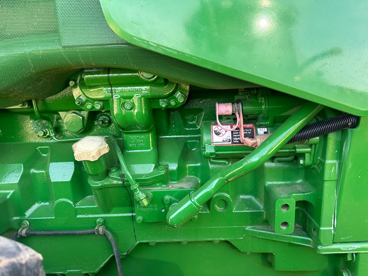 2013-john-deere-8285r-image-40