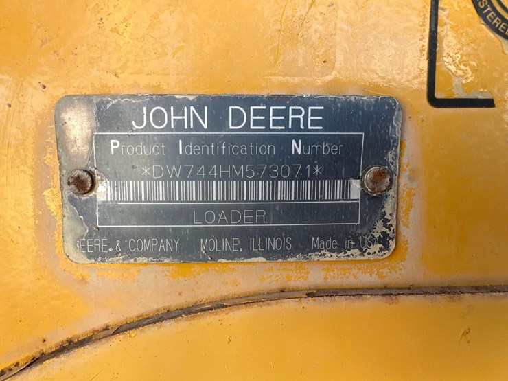 1999-deere-744h-image-21