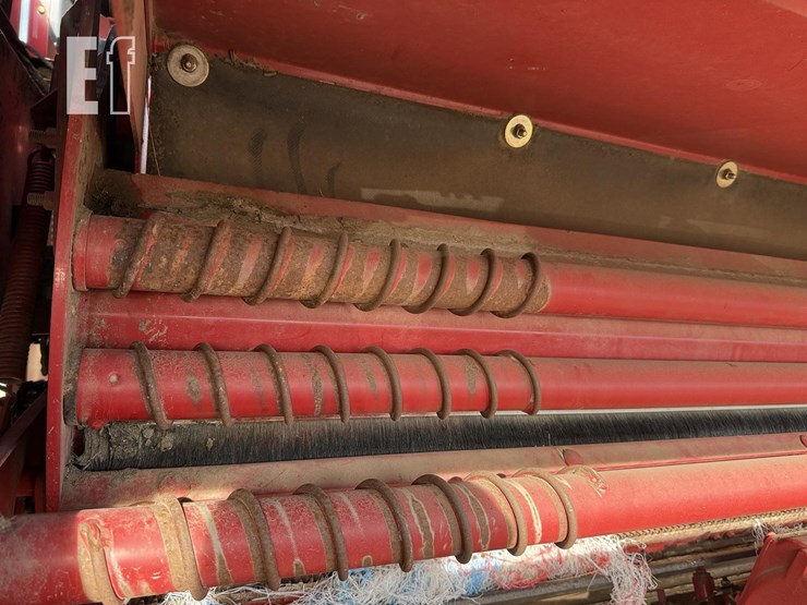 2013-case-ih-rb564-image-12