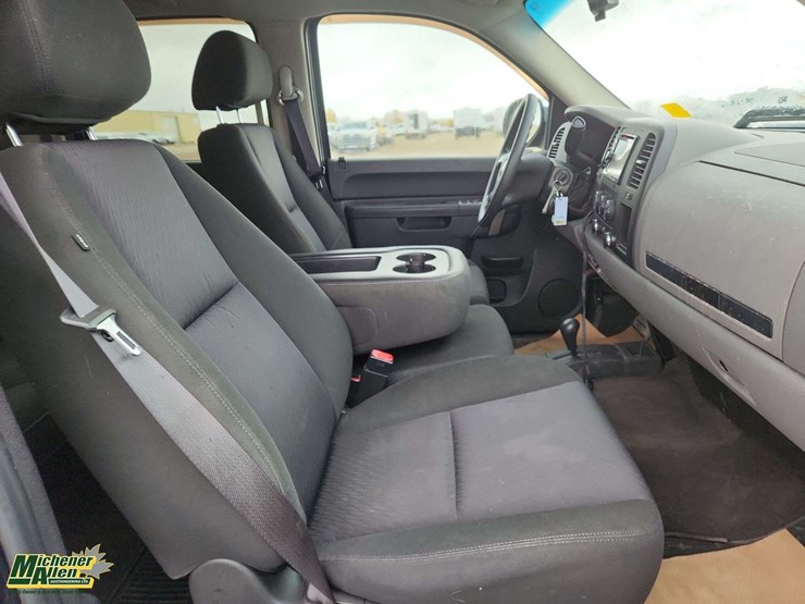 2010-gmc-sierra-1500-image-19