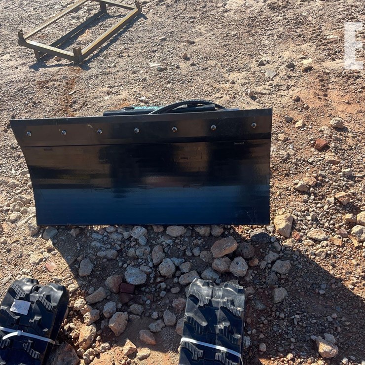 FUTURE TXC HYDRAULIC SKID STEER SNOW SHOVEL