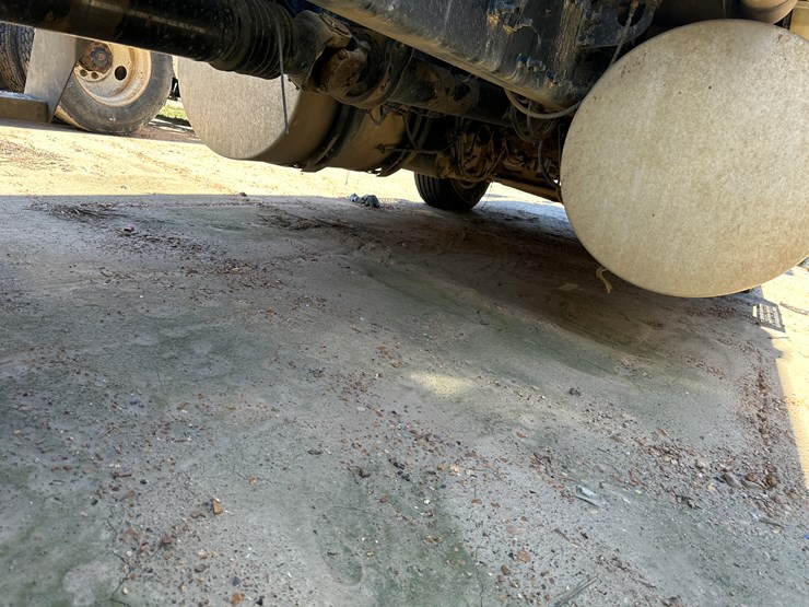 #33712-•-2011-mack-cxu-t/a-sleeper-truck-tractor-1m1aw09y5bm013138-image-50