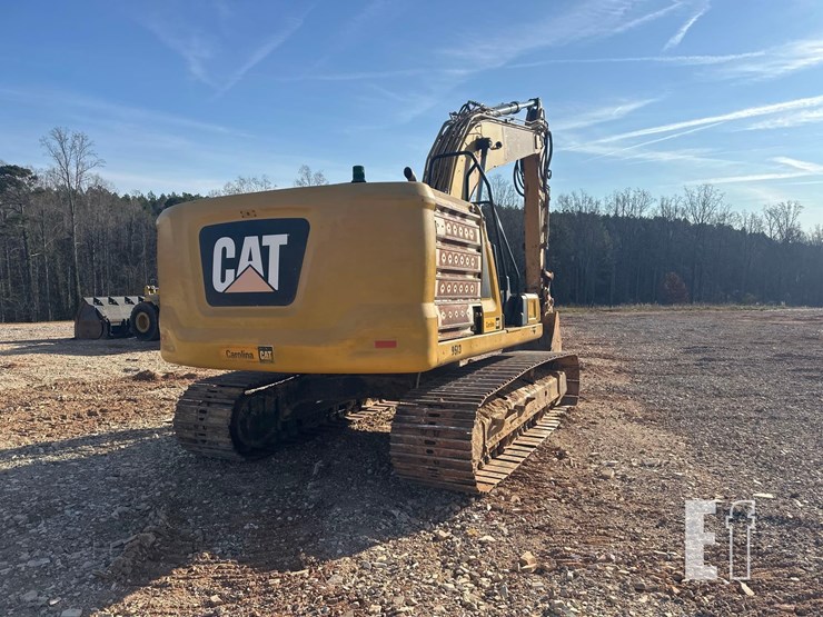 2018-caterpillar-320-image-7