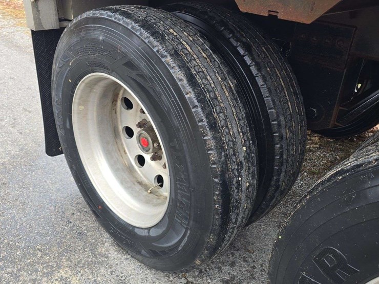 2012-timpte-supper-hopper-image-19