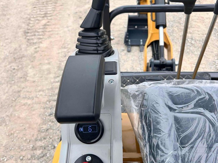 unused-sdle20-mini-excavator-image-14