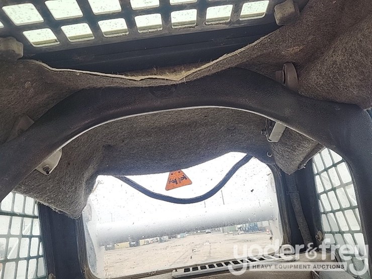 2007-bobcat-s300-image-23