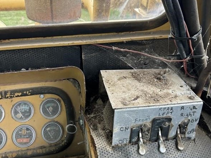 caterpillar-613c-image-9