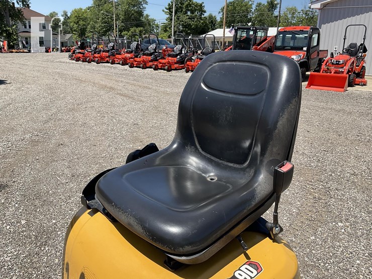 2022-caterpillar-300.9d-image-16