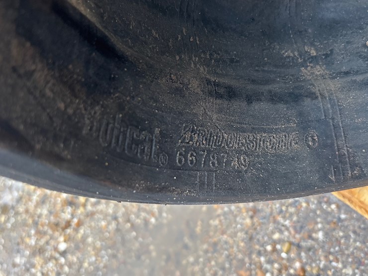 #30415-•-set-of-rubber-tracks-image-3