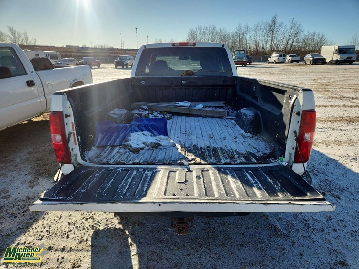 2008-chevrolet-silverado-2500hd-image-22