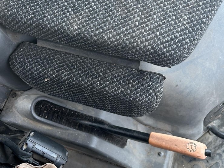 2014-challenger-mt585d-image-71