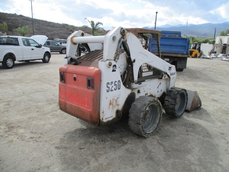 2005-bobcat-s250-image-4