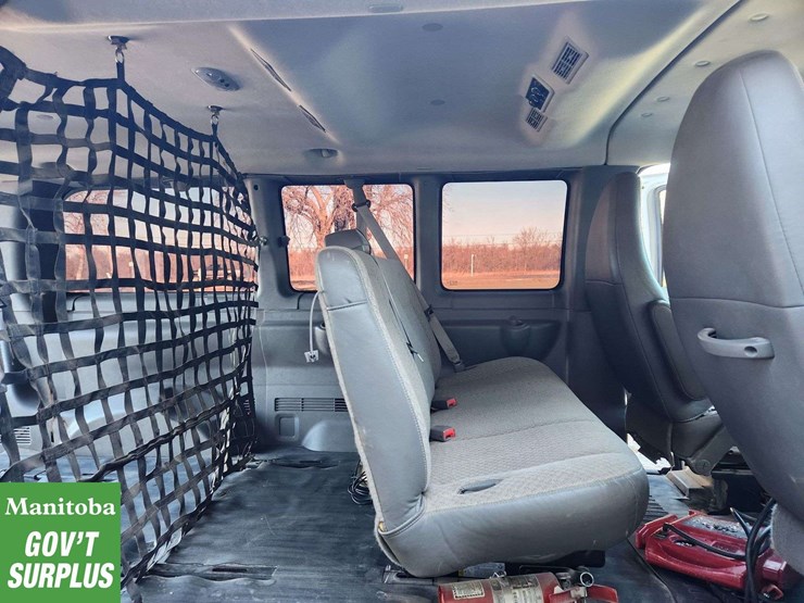 2012-chevrolet-express-2500-image-29