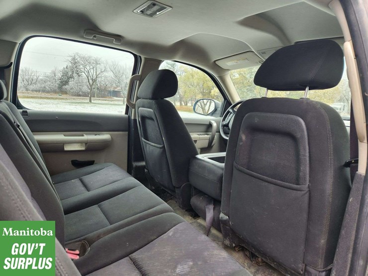 2012-chevrolet-silverado-2500hd-image-37