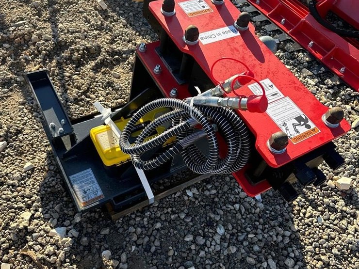 680-skid-steer-post-pounder-image-2