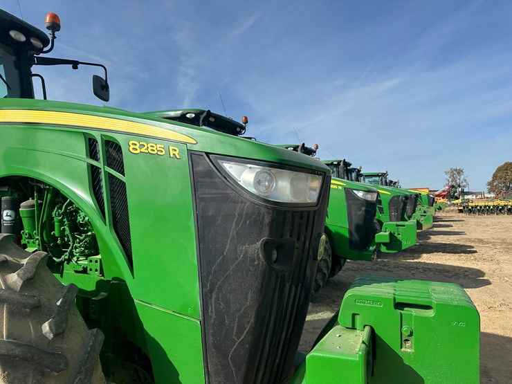 2013-john-deere-8285r-image-30