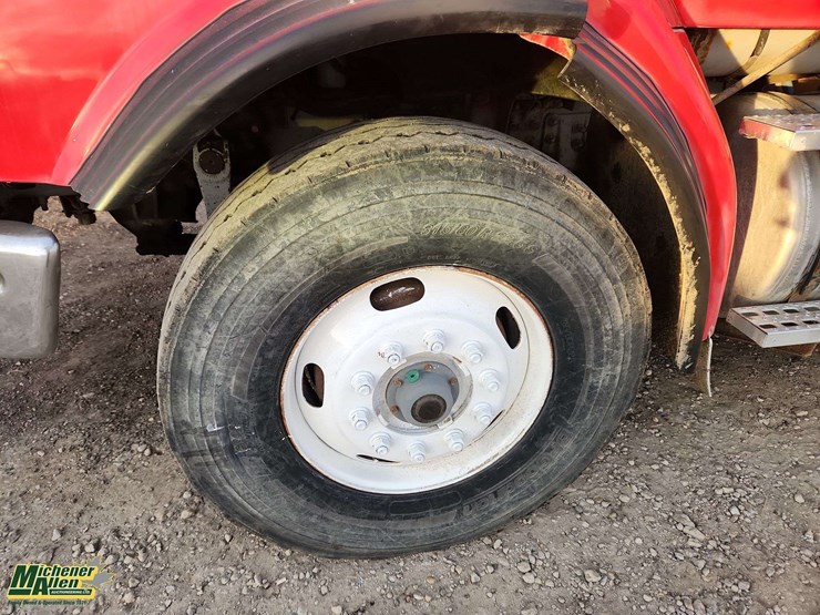 2002-sterling-lt9500-image-10