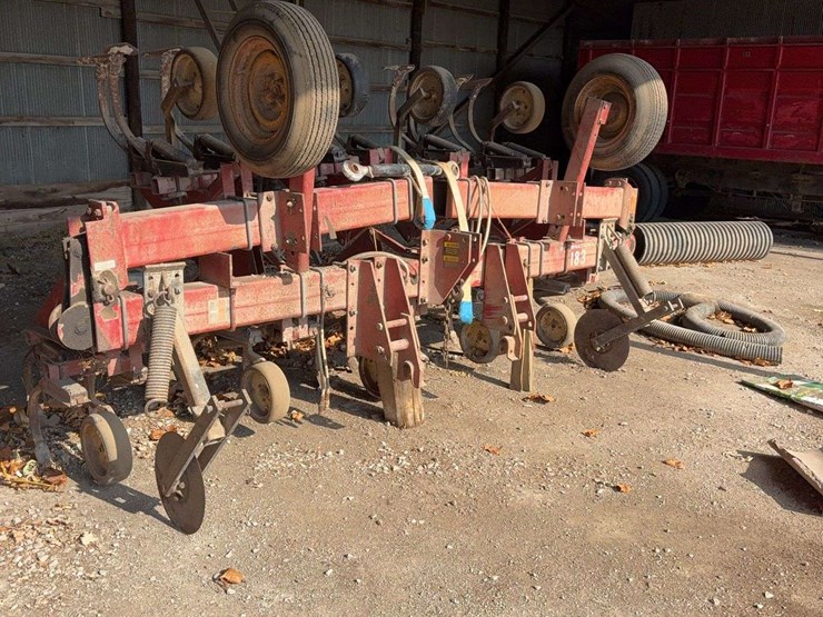 international-183-image-2