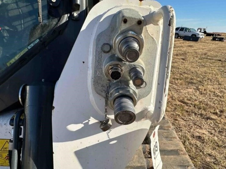 2024-bobcat-t740-image-7