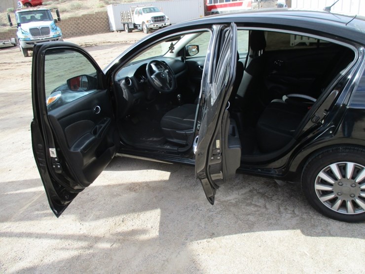 2019-nissan-versa-sv-sedan,-image-11