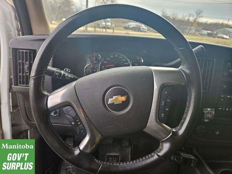 2011-chevrolet-express-1500-image-26