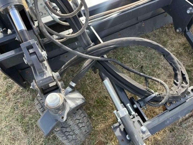 2023-bobcat-skid-steer-laser-guided-box-blade-image-13