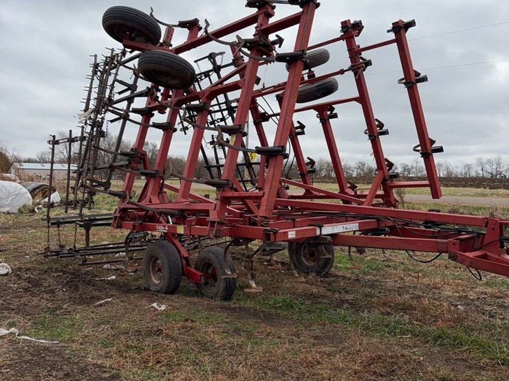 case-ih-4300-image-2