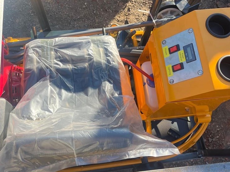 future-ride-on-trowel-image-4