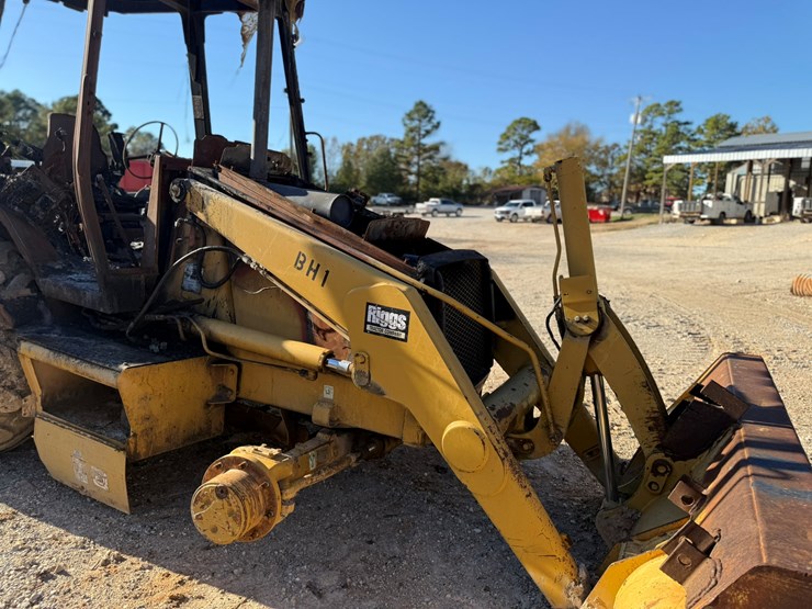 caterpillar-420d-image-65