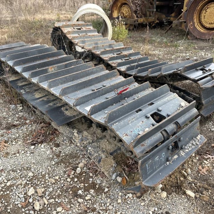 #2109 • 850J Dozer Tracks